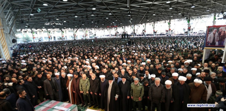 قائد الثورة الإسلامية يقيم الصلاة على جثمان الشهيد سليماني وصحبه الابرار