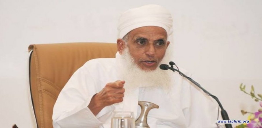 مفتي عمان يطالب المسلمين بسحب أموالهم من المؤسسات المسيئة للنبي (ص)